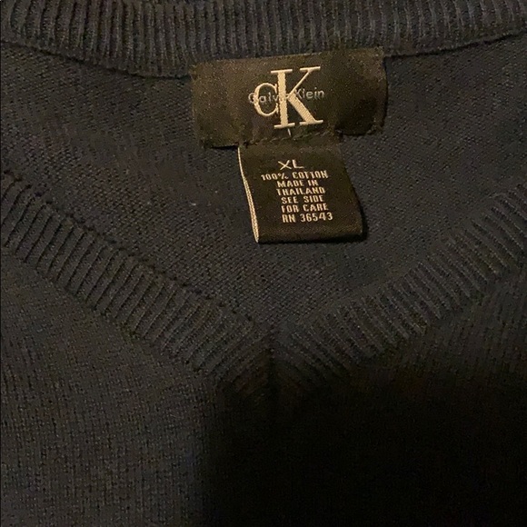 Calvin Klein sweater - Picture 3 of 4